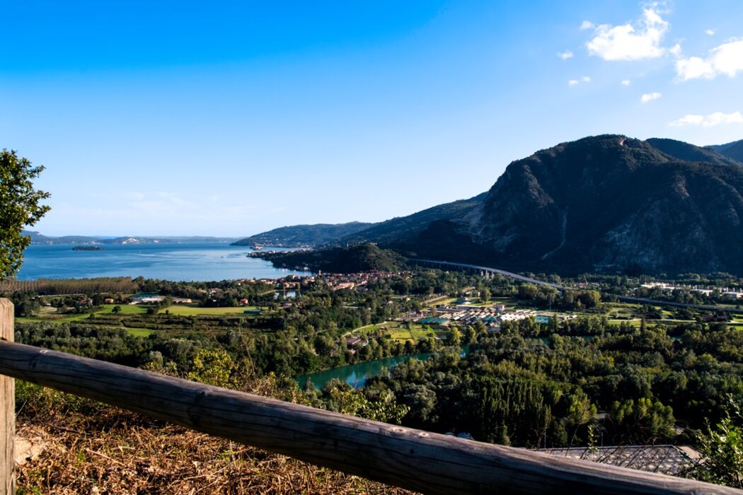 Passeggiata tra il Lago di Montorfano e le Colline Comasche Passeggiata tra il Lago di Montorfano e le Colline Comasche desktop picture