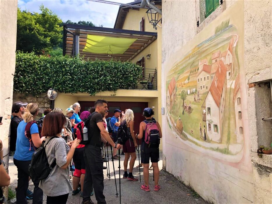 Passeggiata ai Laghi di Revine abbracciati dalla Valmareno Passeggiata ai Laghi di Revine abbracciati dalla Valmareno desktop picture