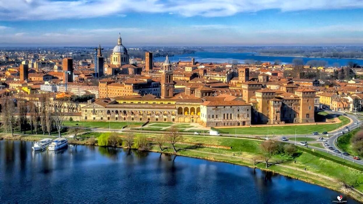 Caccia al Tesoro a Mantova: Gioiello del Rinascimento Italiano Caccia al Tesoro a Mantova: Gioiello del Rinascimento Italiano desktop picture