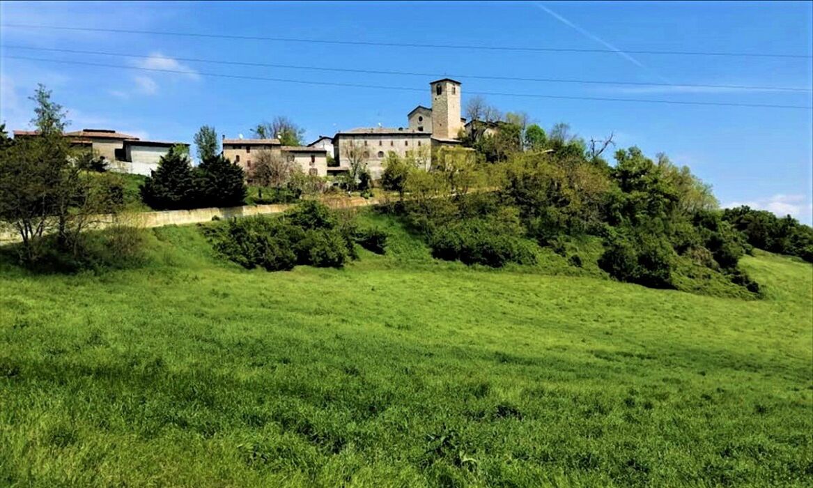 Escursione tra Boschi e Antiche Borgate Escursione tra Boschi e Antiche Borgate desktop picture