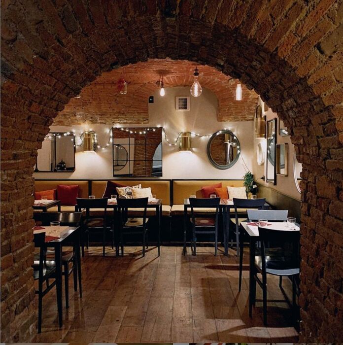 Aperitivo dei Single a La Tartina nel cuore di Brera Aperitivo dei Single a La Tartina nel cuore di Brera desktop picture