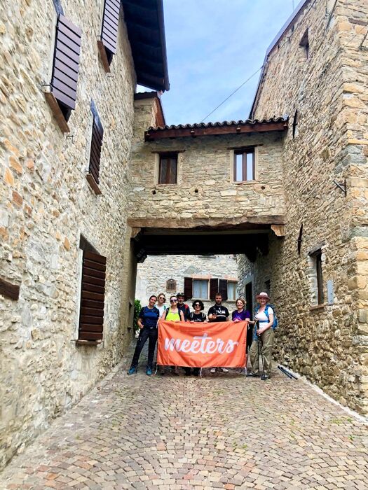 Camminata dal Castello di Rossena al Tempietto del Petrarca Camminata dal Castello di Rossena al Tempietto del Petrarca desktop picture