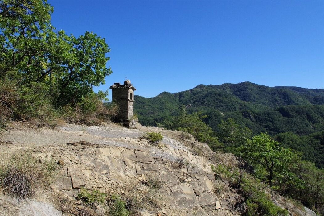 Trekking tra gli antichi Borghi nelle Foreste Casentinesi Trekking tra gli antichi Borghi nelle Foreste Casentinesi desktop picture