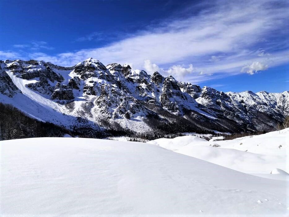 Ciaspolata nel cuore delle Piccole Dolomiti Ciaspolata nel cuore delle Piccole Dolomiti desktop picture