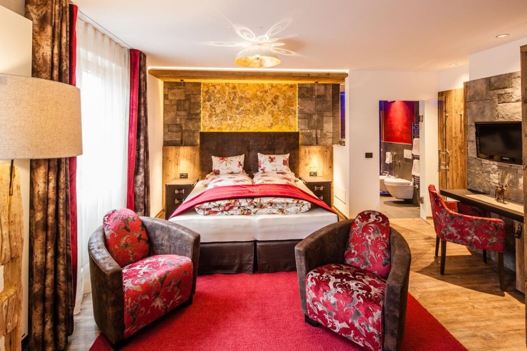 Un Fine Settimana al Lago di Resia, Gemma della Val Venosta Un Fine Settimana al Lago di Resia, Gemma della Val Venosta desktop picture