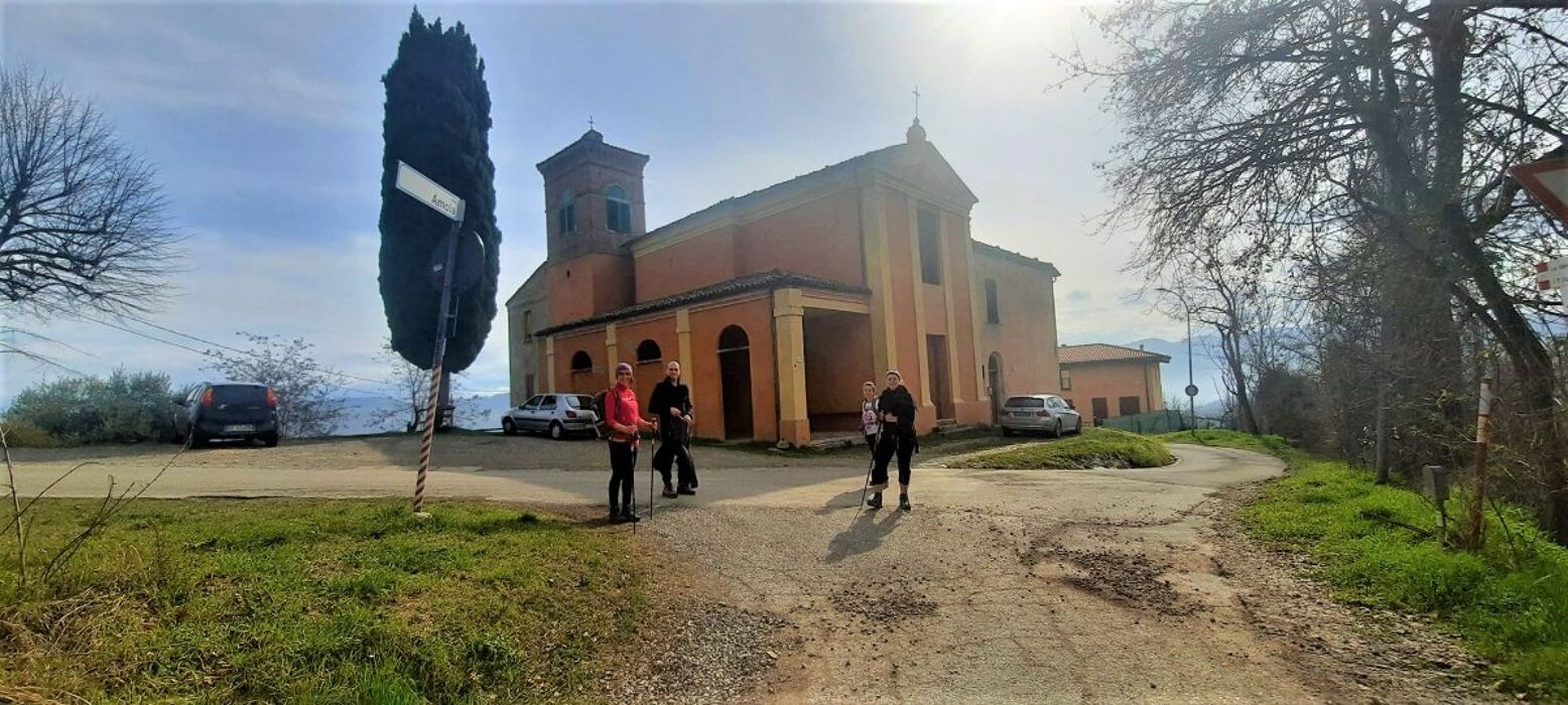 Trekking da San Lorenzo in Collina al Monte di Avezzano Trekking da San Lorenzo in Collina al Monte di Avezzano desktop picture