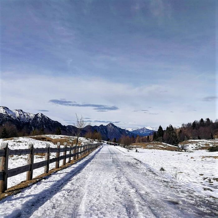 Ciaspolata a Cima Campogrosso nelle Piccole Dolomiti Ciaspolata a Cima Campogrosso nelle Piccole Dolomiti desktop picture