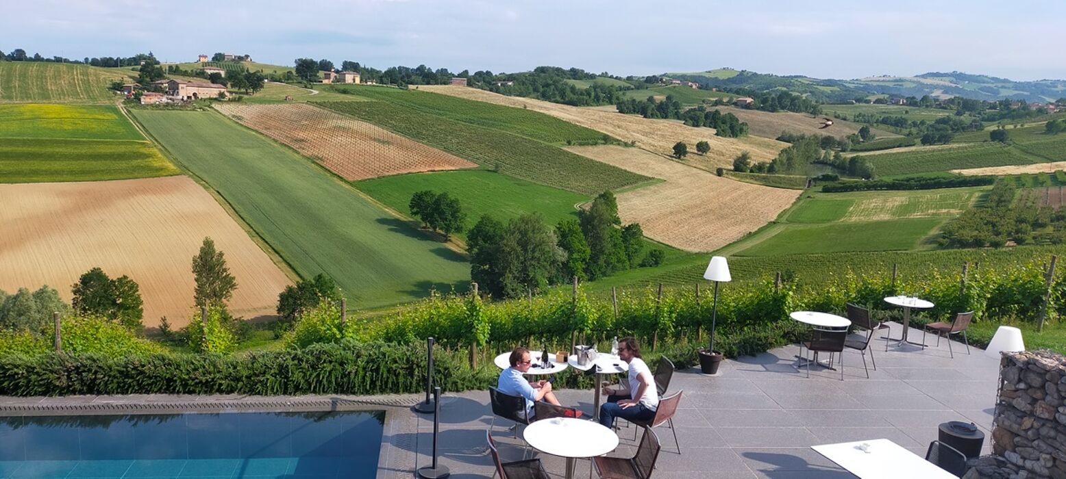 Degustazione di Vini ed Aceti Balsamici sui Colli Modenesi Degustazione di Vini ed Aceti Balsamici sui Colli Modenesi desktop picture