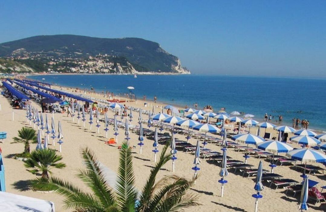 Weekend lungo sulla Riviera del Conero Weekend lungo sulla Riviera del Conero desktop picture