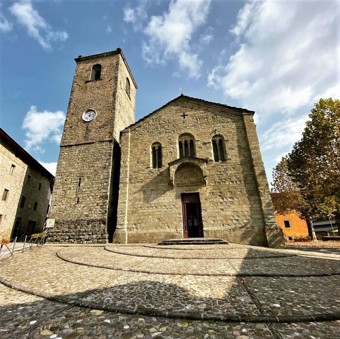Trekking alla scoperta di Popiglio: l’incantevole Borgo Medievale Trekking alla scoperta di Popiglio: l’incantevole Borgo Medievale desktop picture