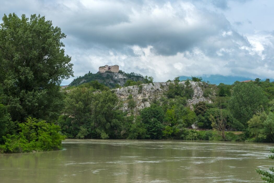 Discesa in Rafting con Aperitivo alla Chiusa di Ceraino Discesa in Rafting con Aperitivo alla Chiusa di Ceraino desktop picture