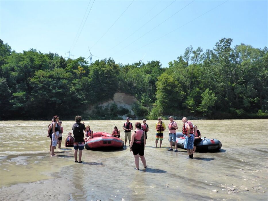 Discesa in Rafting con Aperitivo alla Chiusa di Ceraino Discesa in Rafting con Aperitivo alla Chiusa di Ceraino desktop picture