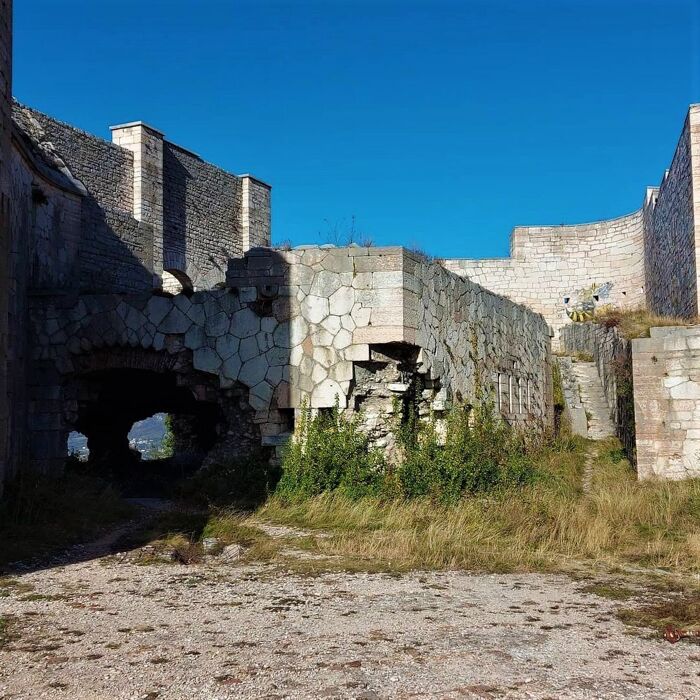 Kayak nel Fiume Adige e Visita all'antico Forte di Ceraino Kayak nel Fiume Adige e Visita all'antico Forte di Ceraino desktop picture