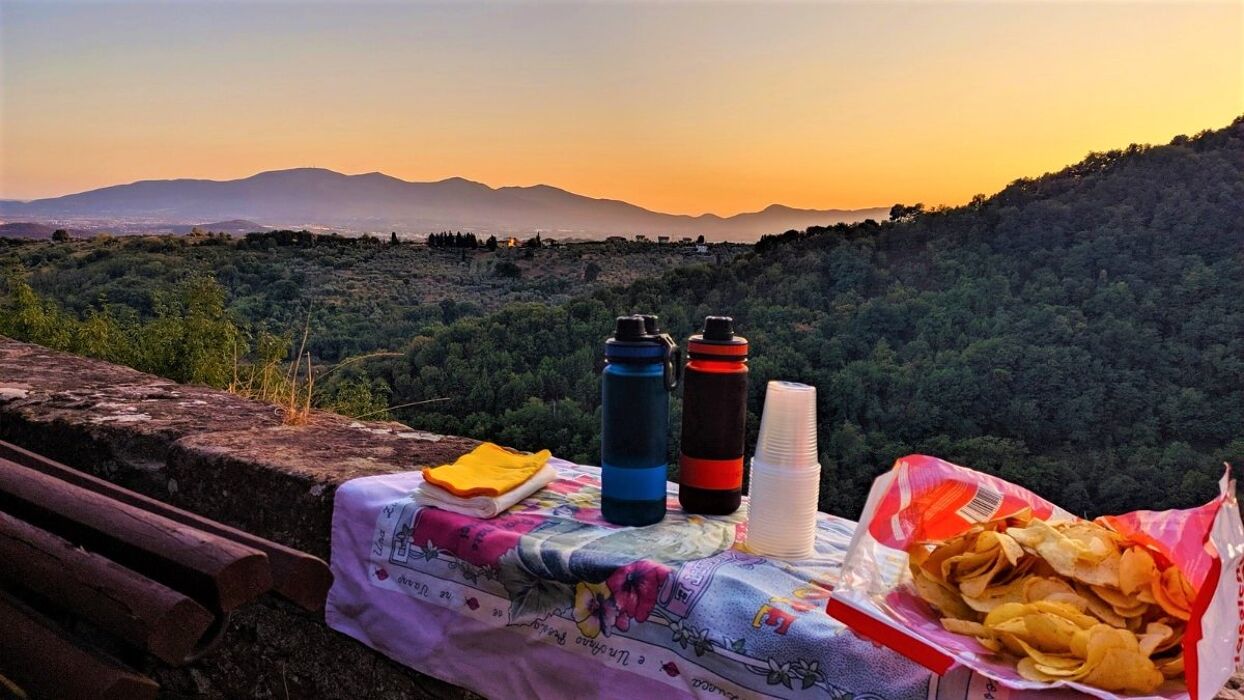 Escursione lungo la Via della Fiaba con Merenda al Tramonto Escursione lungo la Via della Fiaba con Merenda al Tramonto desktop picture