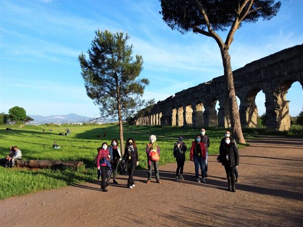 event-Passeggiata al Tramonto con Aperitivo lungo gli Acquedotti Romani