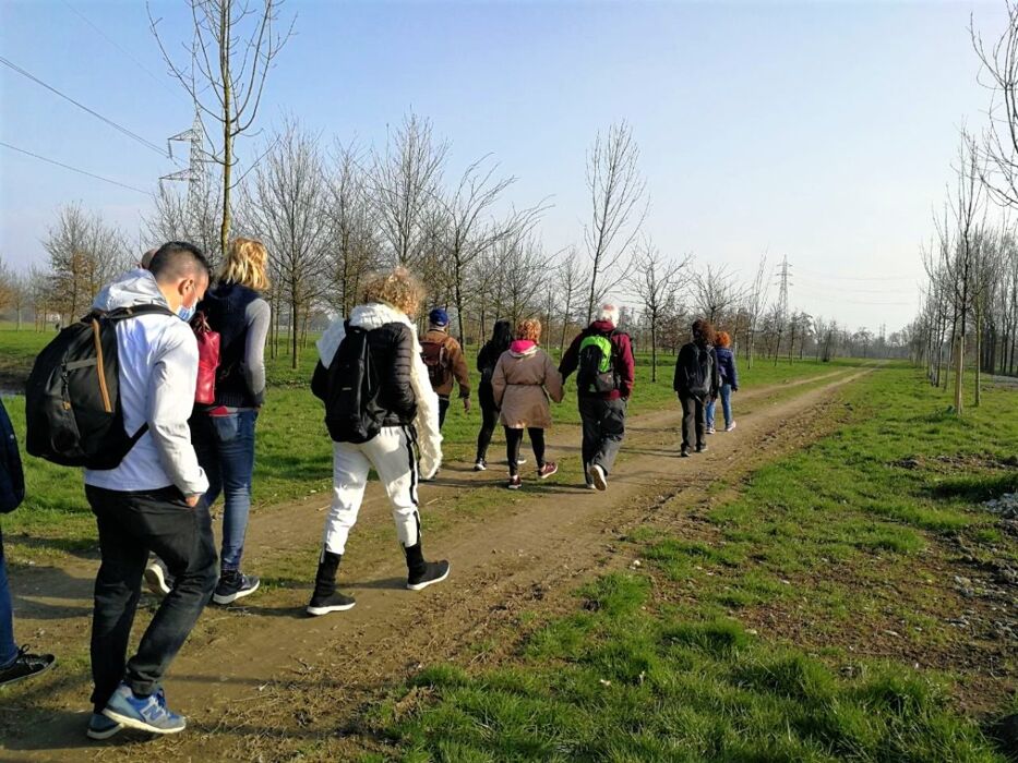 Valle dei Monaci: Passeggiata dal Parco della Vettabbia a Chiaravalle Valle dei Monaci: Passeggiata dal Parco della Vettabbia a Chiaravalle desktop picture