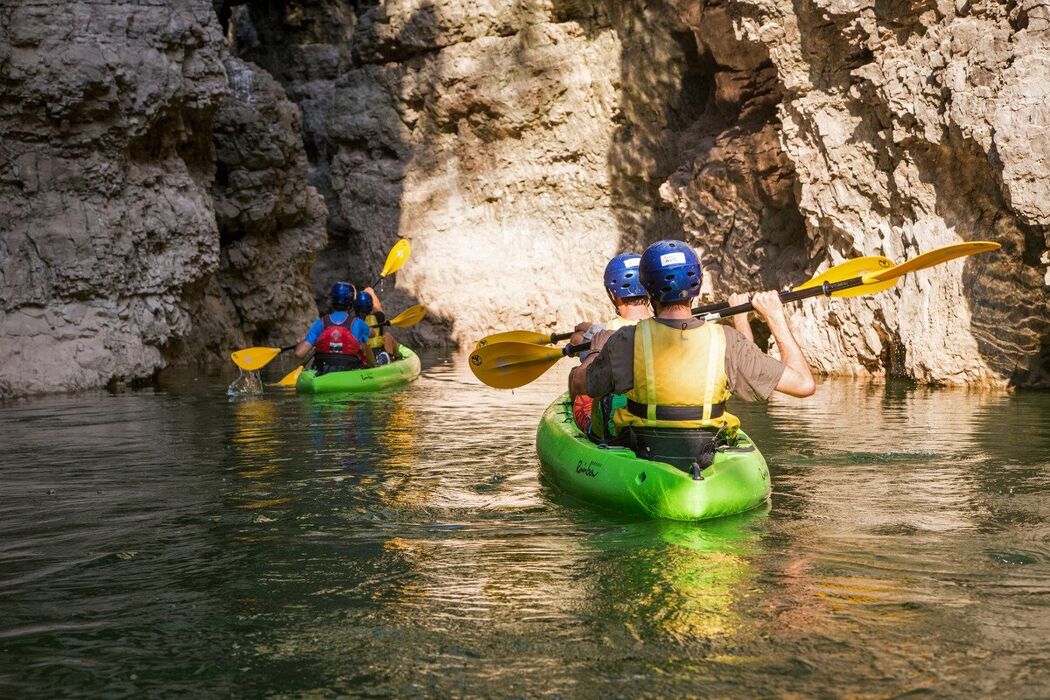In Canoa tra le Spettacolari Gole del Rio Novella In Canoa tra le Spettacolari Gole del Rio Novella desktop picture