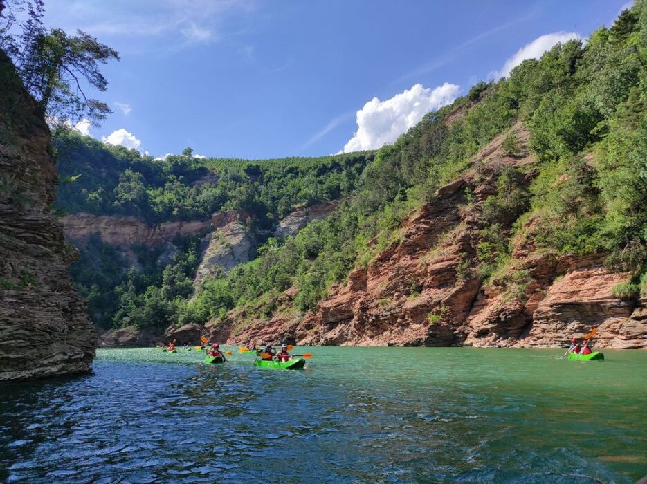 In Canoa tra le Spettacolari Gole del Rio Novella In Canoa tra le Spettacolari Gole del Rio Novella desktop picture