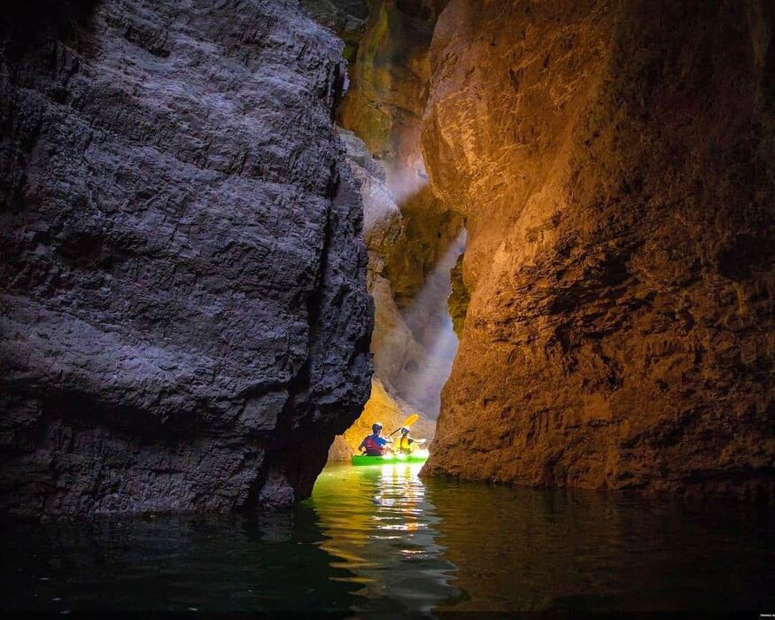 In Canoa tra le Spettacolari Gole del Rio Novella In Canoa tra le Spettacolari Gole del Rio Novella desktop picture