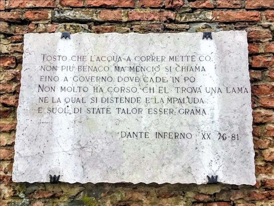 Passeggiata Poetica a Mantova con Dante e Virgilio Passeggiata Poetica a Mantova con Dante e Virgilio desktop picture