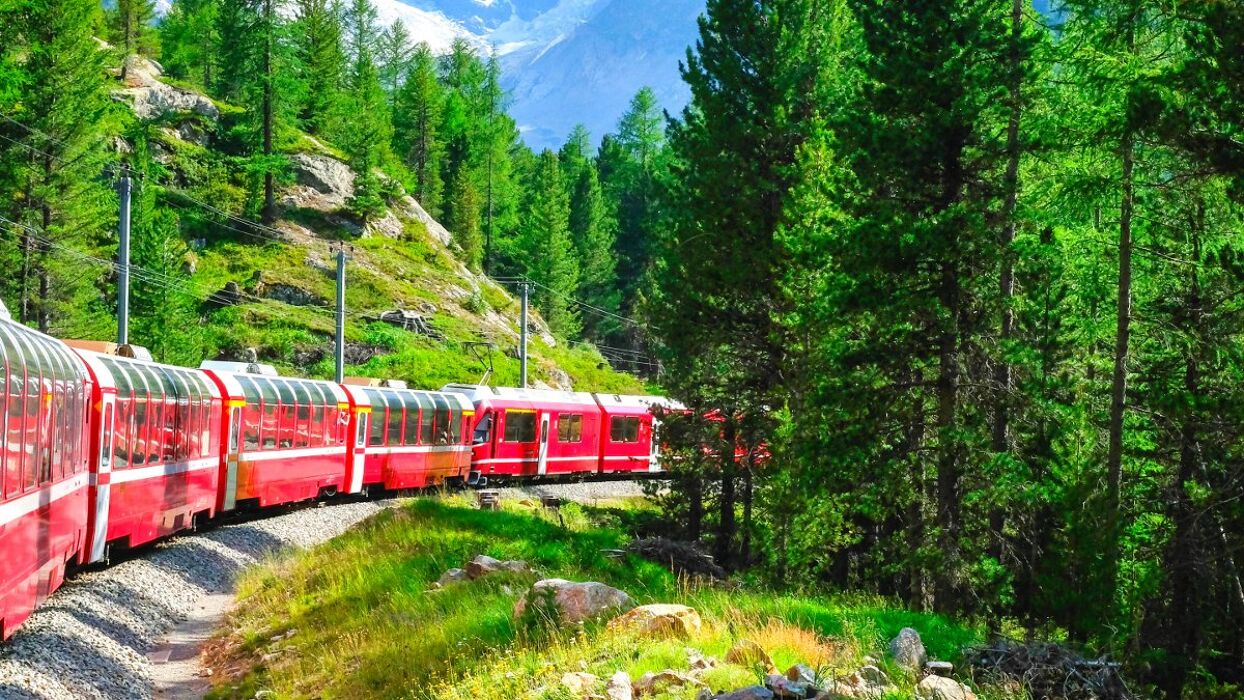 Weekend in Valtellina: il Trenino Rosso del Bernina e Cooking Class di Pizzoccheri Weekend in Valtellina: il Trenino Rosso del Bernina e Cooking Class di Pizzoccheri desktop picture