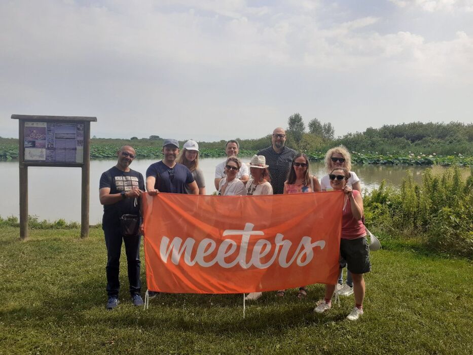 La "Thailandia" a Mantova: Tour in Barca per ammirare i Fiori di Loto La "Thailandia" a Mantova: Tour in Barca per ammirare i Fiori di Loto desktop picture