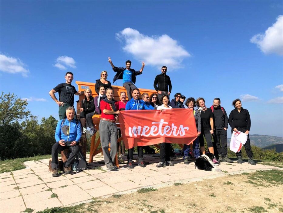 La Big Bench Arancione: Trekking tra Panorami Mozzafiato La Big Bench Arancione: Trekking tra Panorami Mozzafiato desktop picture