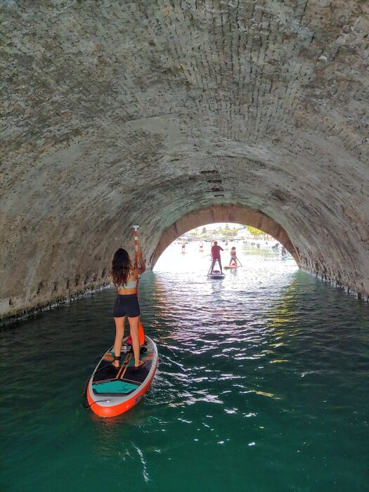 Giro in Stand Up Paddle tra le Mura Antiche di Peschiera del Garda Giro in Stand Up Paddle tra le Mura Antiche di Peschiera del Garda desktop picture