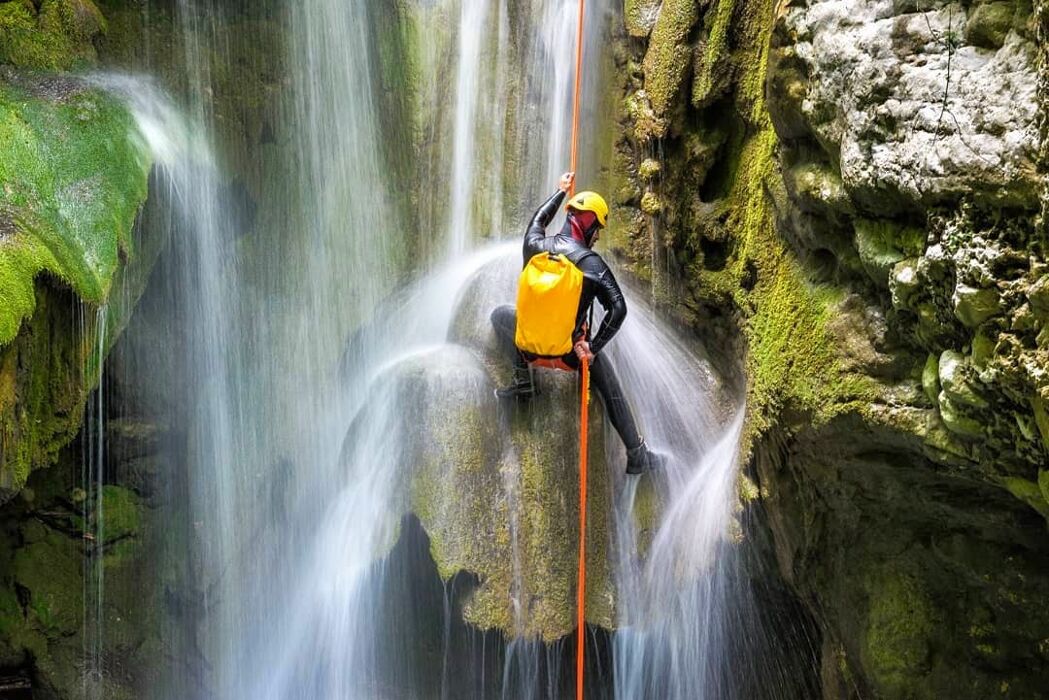 Uno Spettacolare Canyoning in Val di Sole Uno Spettacolare Canyoning in Val di Sole desktop picture
