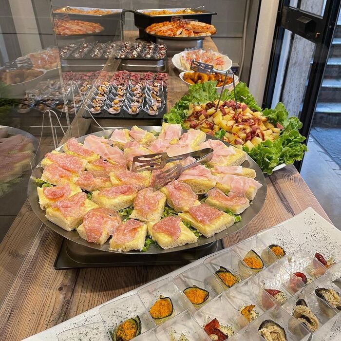 Aperitivo Meeters al Neaera Lounge Bar di Bologna Aperitivo Meeters al Neaera Lounge Bar di Bologna desktop picture