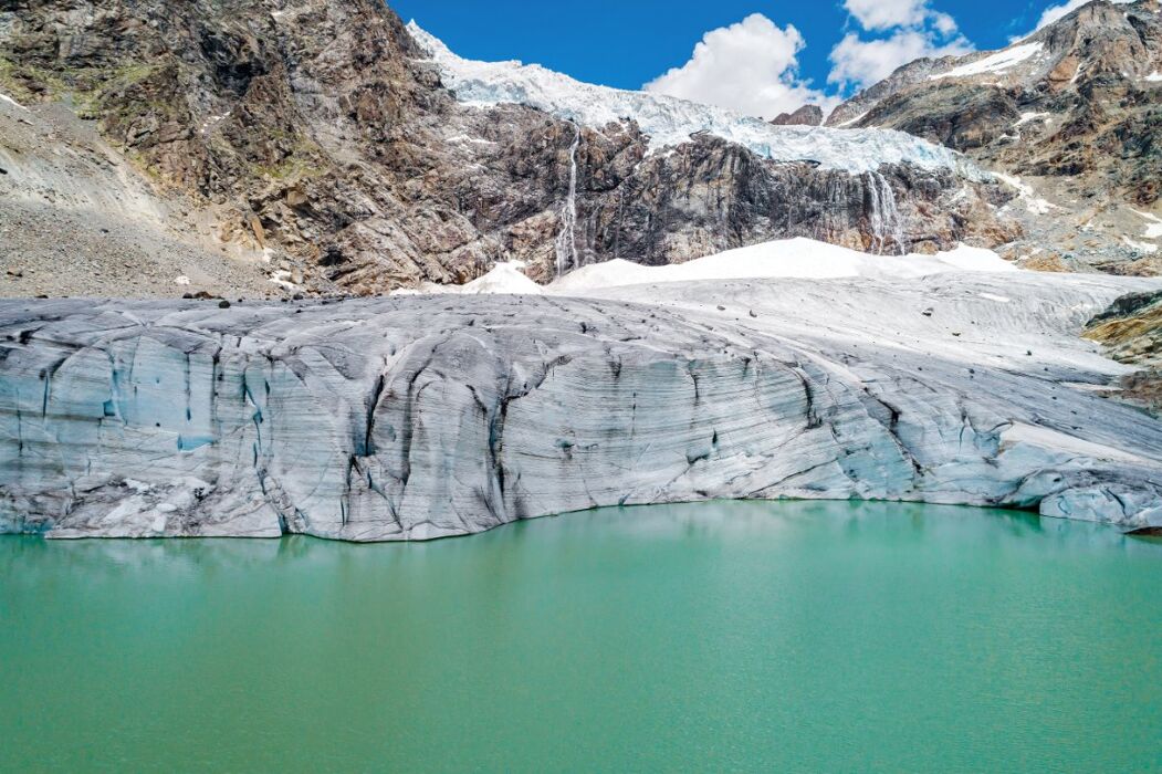 Trekking al Ghiacciaio Fellaria: nel cuore della Valmalenco Trekking al Ghiacciaio Fellaria: nel cuore della Valmalenco desktop picture