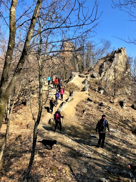 Trekking sull’Appennino Reggiano: la Big Bench Rossa Trekking sull’Appennino Reggiano: la Big Bench Rossa desktop picture
