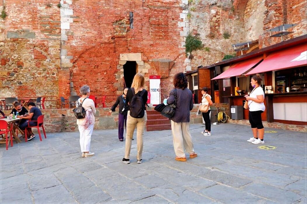 Passeggiata Guidata tra le Fortezze Medicee di Livorno Passeggiata Guidata tra le Fortezze Medicee di Livorno desktop picture