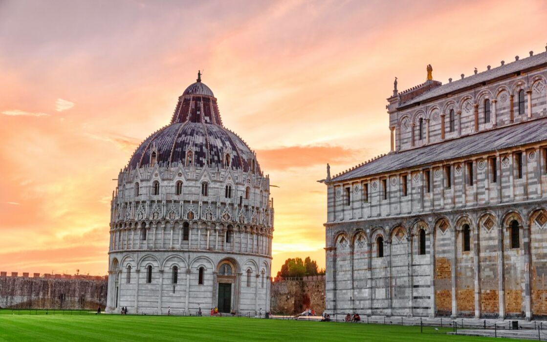 Tour Guidato in Piazza dei Miracoli: Simboli e Allegorie Tour Guidato in Piazza dei Miracoli: Simboli e Allegorie desktop picture