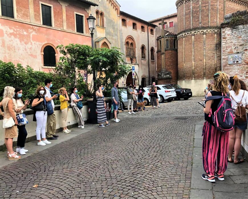 Tre Donne e un Fantasma: Tour con Aperitivo nella Padova Misteriosa Tre Donne e un Fantasma: Tour con Aperitivo nella Padova Misteriosa desktop picture