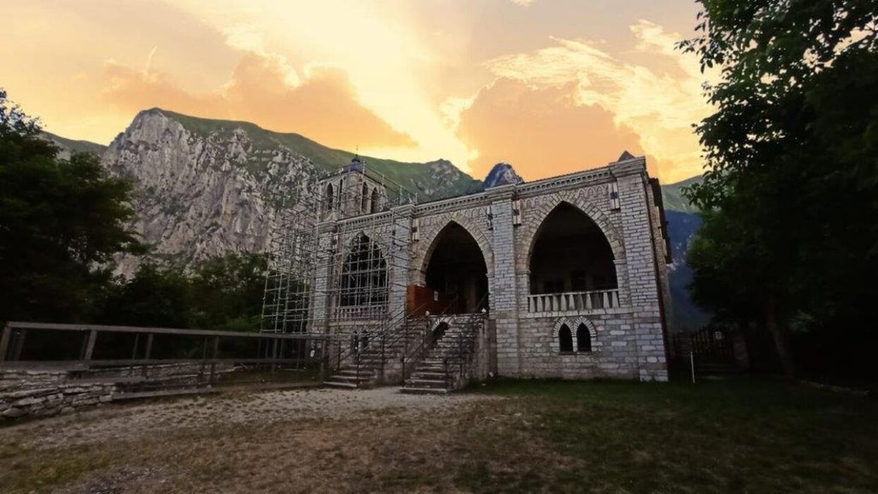 Trekking Serale tra le Spettacolari Gole dell’Infernaccio Trekking Serale tra le Spettacolari Gole dell’Infernaccio desktop picture