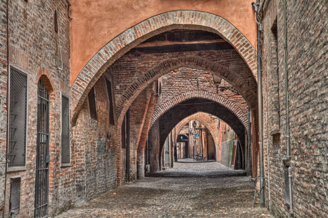 Una Passeggiata nella storia: la Ferrara Medievale Una Passeggiata nella storia: la Ferrara Medievale desktop picture