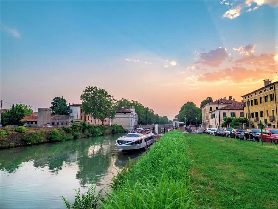 Tour in Battello con Aperitivo: Il profilo inedito di Padova Tour in Battello con Aperitivo: Il profilo inedito di Padova desktop picture