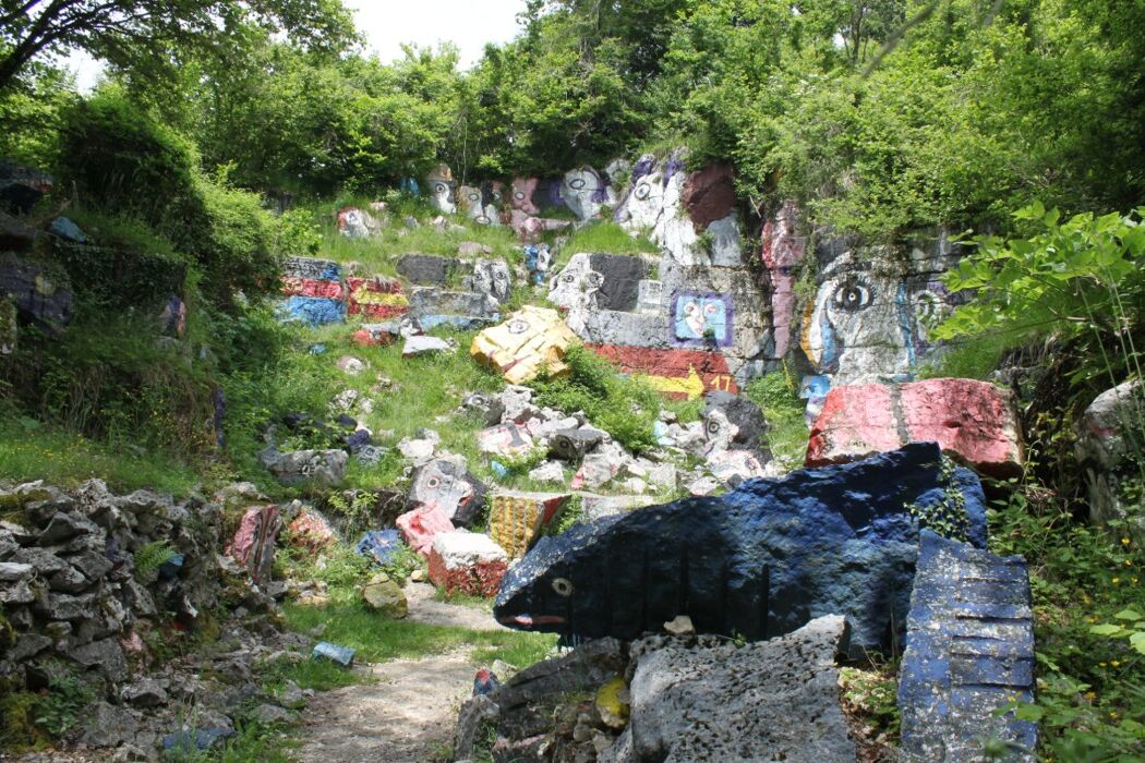 Le Cave di Rubbio: Un Percorso tra Arte e Natura Le Cave di Rubbio: Un Percorso tra Arte e Natura desktop picture