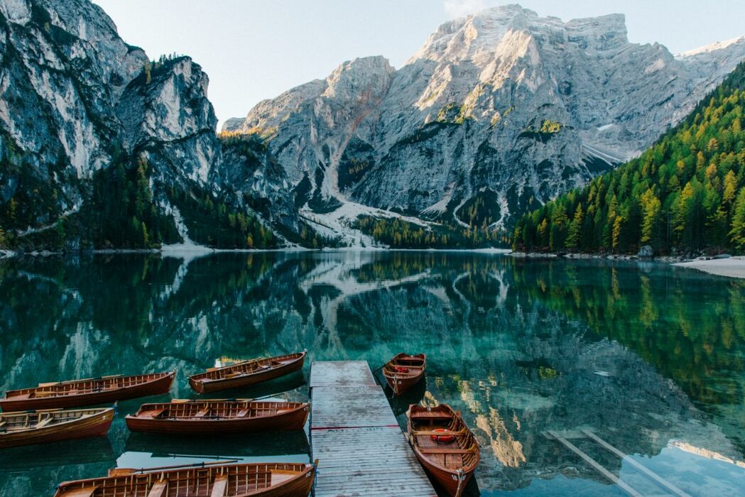 Il Lago di Braies: Un Trekking da Sogno Il Lago di Braies: Un Trekking da Sogno desktop picture