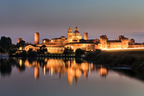 Event card Tour in Battello: la magia di Mantova al tramonto cover image