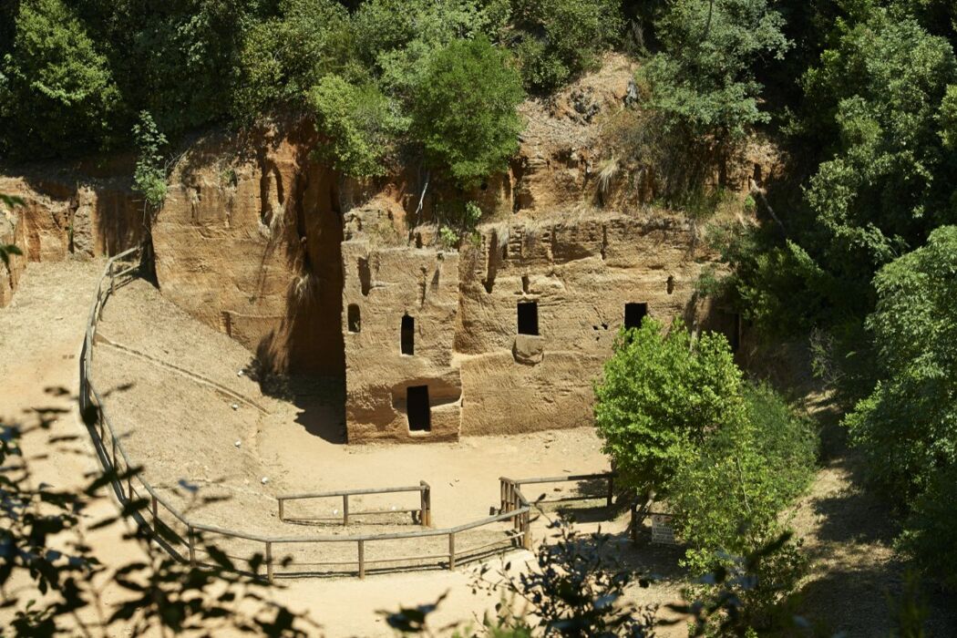 La Buca delle Fate: Un Trekking nella Leggenda La Buca delle Fate: Un Trekking nella Leggenda desktop picture