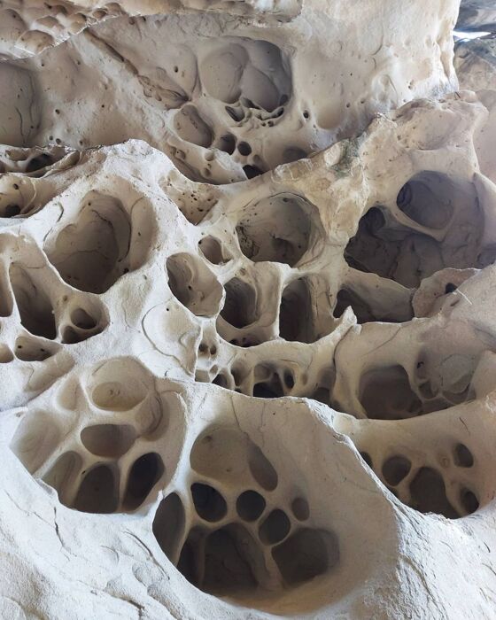 Escursione alle Grotte di Soprasasso: I Paesaggi Lunari del Bolognese Escursione alle Grotte di Soprasasso: I Paesaggi Lunari del Bolognese desktop picture