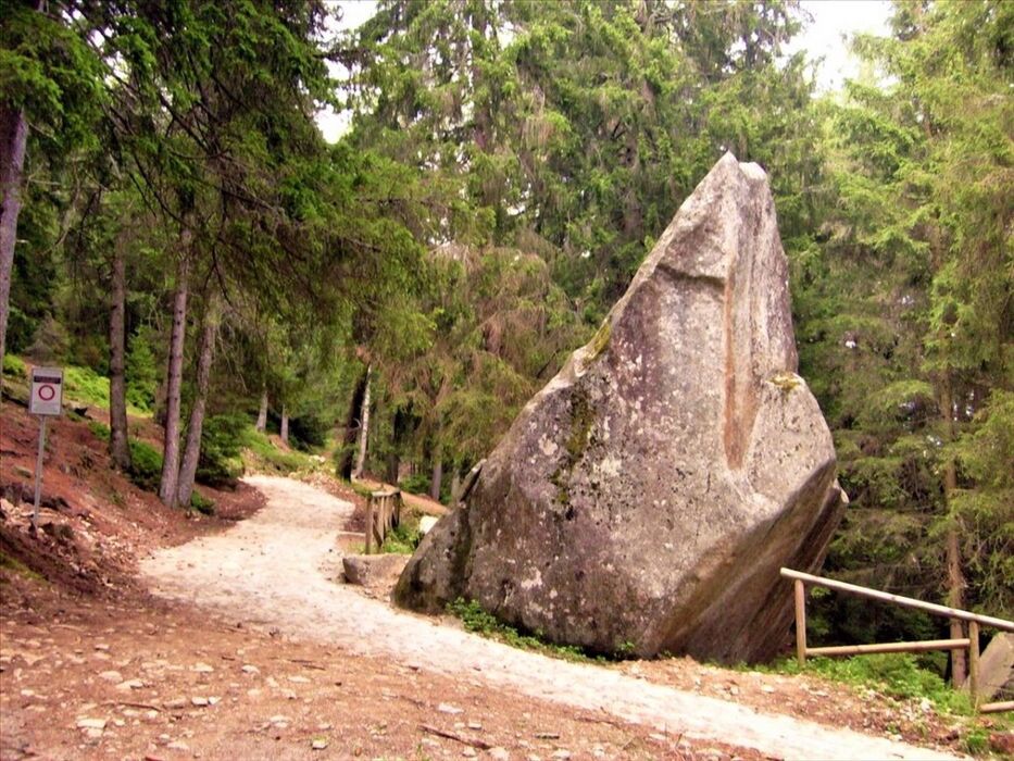 ⭐️Notte di San Lorenzo: Camminata tra Archeologia e Leggende della Valsaviore⭐️ ⭐️Notte di San Lorenzo: Camminata tra Archeologia e Leggende della Valsaviore⭐️ desktop picture