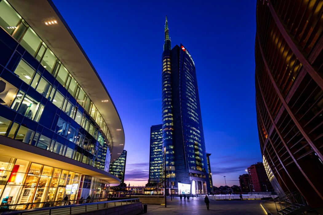 Aperitivo Meeters a Isola, il Quartiere Futuristico di Milano Aperitivo Meeters a Isola, il Quartiere Futuristico di Milano desktop picture