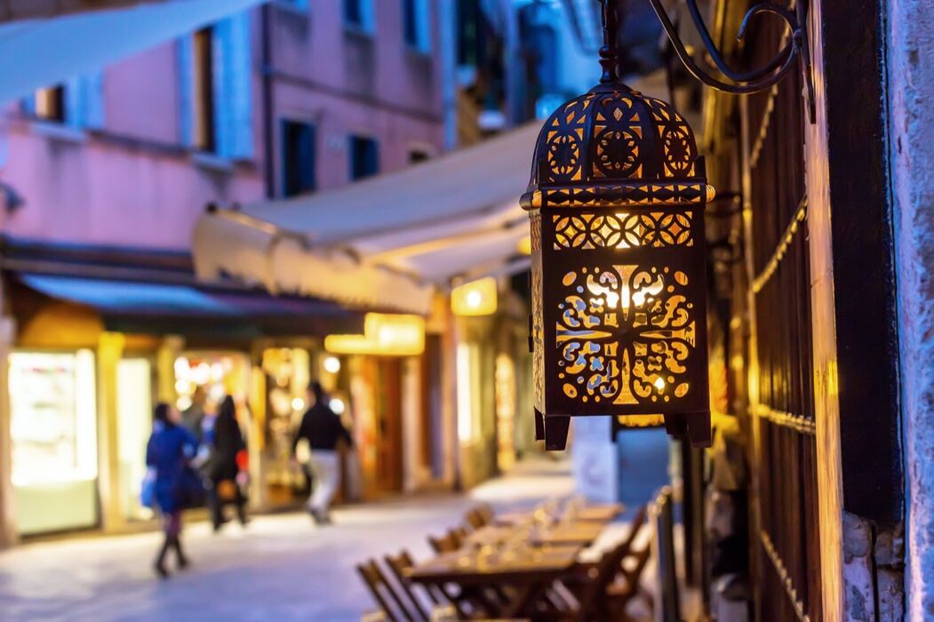 Festa di Carnevale: Aperitivo a Trastevere Festa di Carnevale: Aperitivo a Trastevere desktop picture