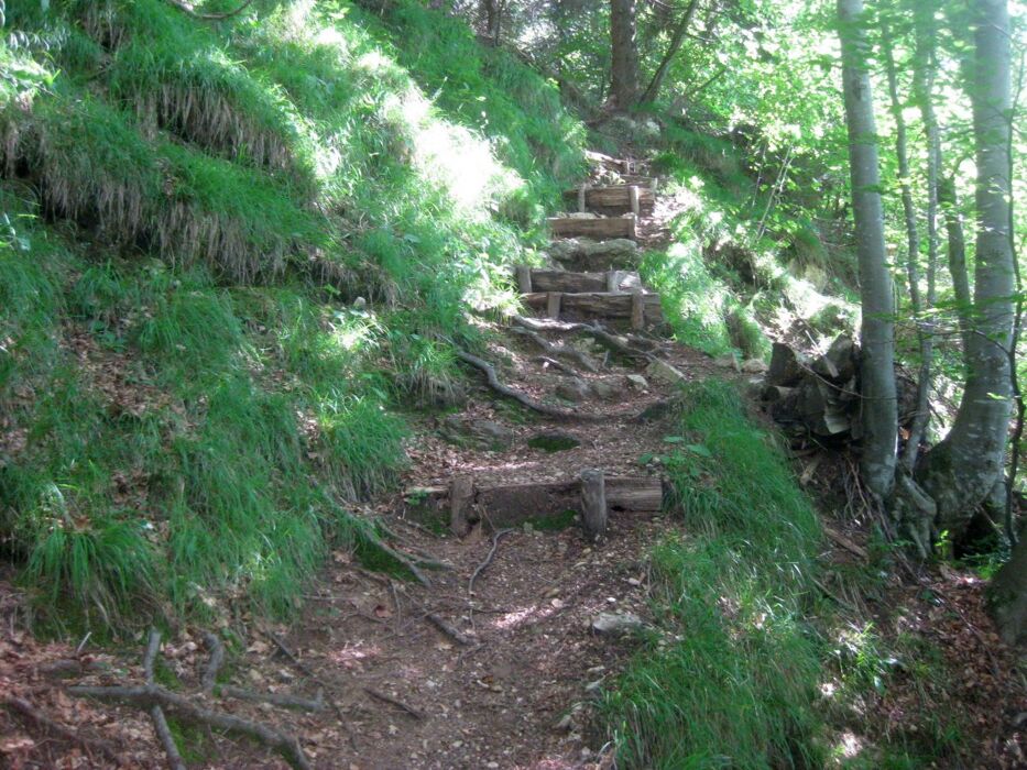 Il Sentiero delle Mole: la via degli antichi contrabbandieri Il Sentiero delle Mole: la via degli antichi contrabbandieri desktop picture