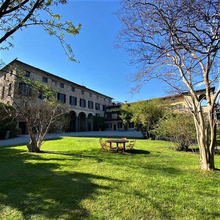 Nel Cuore della Franciacorta: Passeggiata tra Vigneti e Antichi Borghi Nel Cuore della Franciacorta: Passeggiata tra Vigneti e Antichi Borghi desktop picture