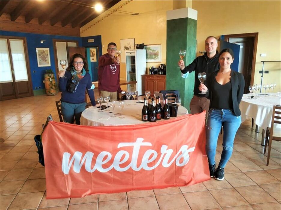 Nel Cuore della Franciacorta: Passeggiata tra Vigneti e Antichi Borghi Nel Cuore della Franciacorta: Passeggiata tra Vigneti e Antichi Borghi desktop picture