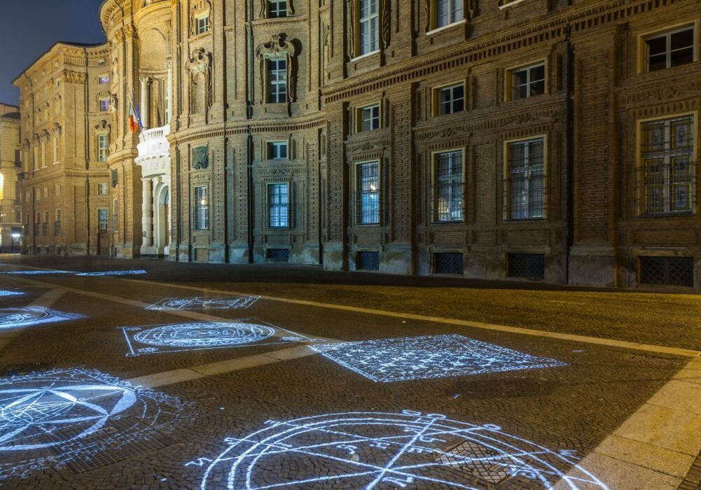 Luci d'Artista a Torino: Visita alla Capitale Contemporanea Luci d'Artista a Torino: Visita alla Capitale Contemporanea desktop picture